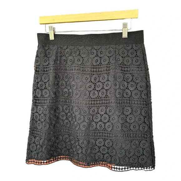 NWT Loft Outlet Skirt Black Embroidered Design Size 8P Petite - Picture 1 of 5